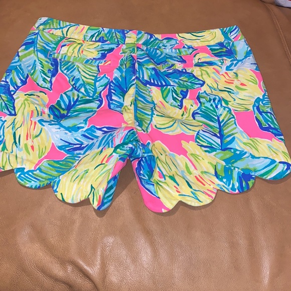 Lilly Pulitzer Women Shorts - Picture 5 of 9
